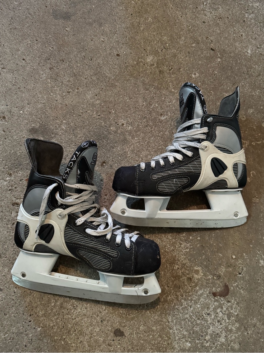 CCM 952 Super Tacks Hockey Skates
